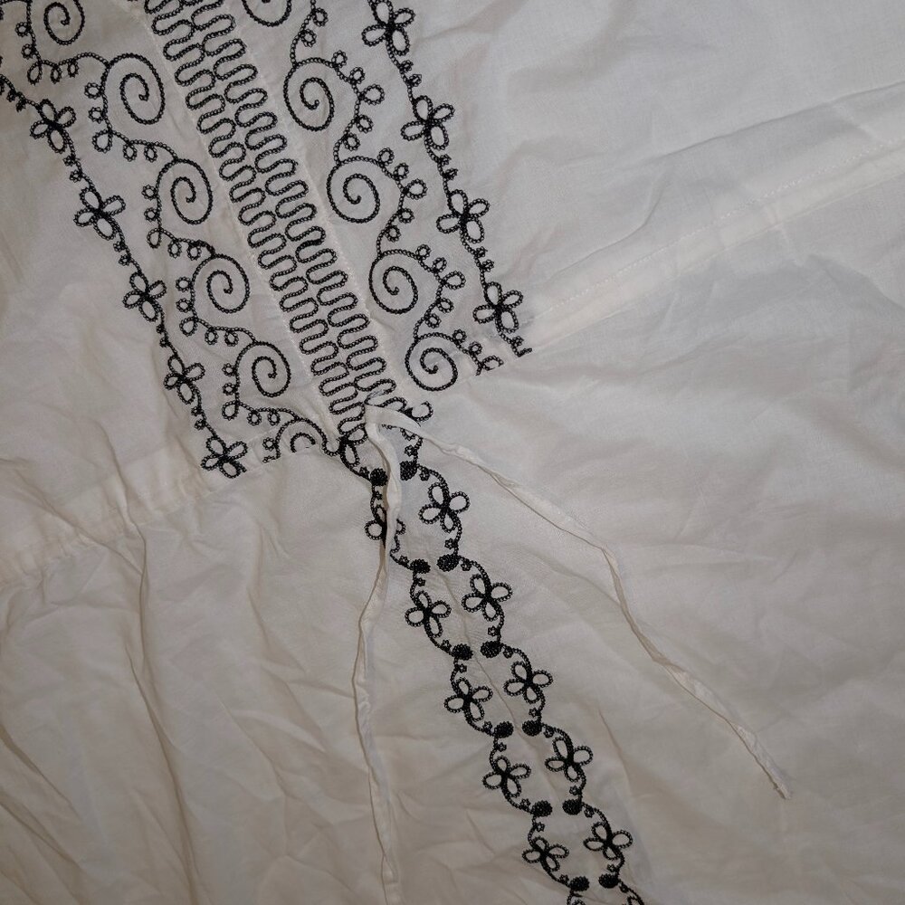 Embroidered Cover-Up - Picture 4 of 7